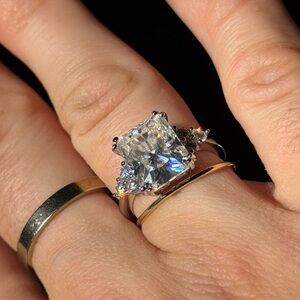 Elegant 925 Sterling Silver Women's Ring